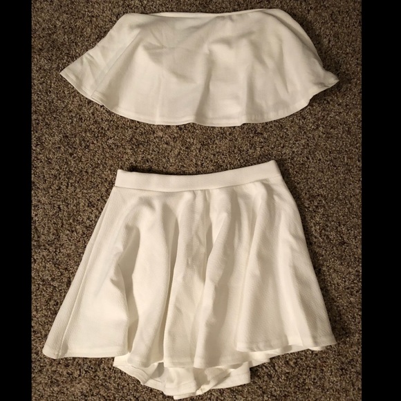 Boohoo Dresses & Skirts - boohoo Tara Bandeau Crop And Shorts Co-Ord